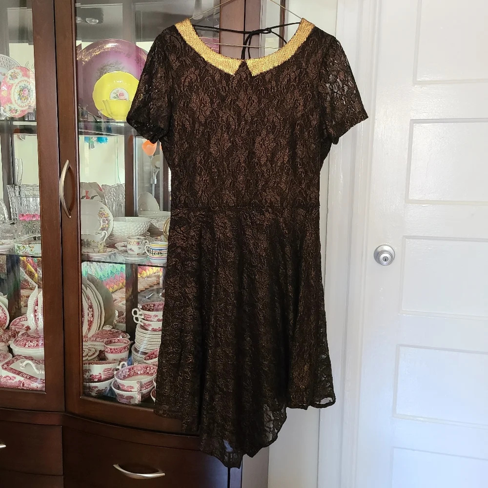 W118 by Walter Baker Women's Adele Dress Size Medium Peter Pan Collar Open Back